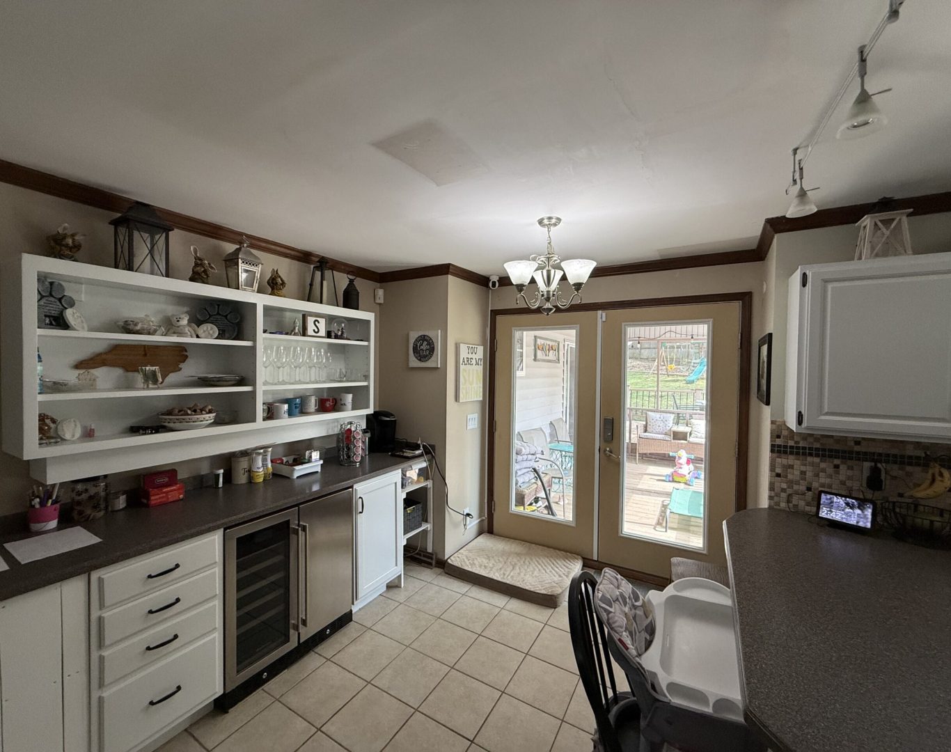 Deep house cleaning service in Holly Springs NC kitchen area